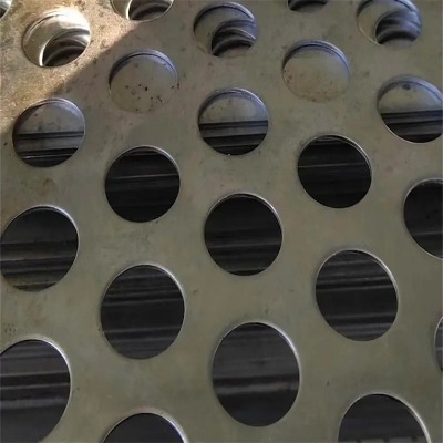 河北多孔板網(wǎng)廠家供應(yīng)池州碳鋼沖孔板江西機(jī)器防護(hù)罩沖孔板