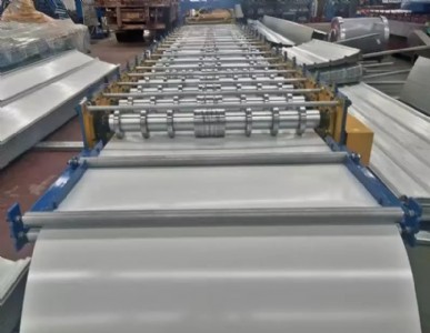 yx28-820隱藏式屋面板機(jī)