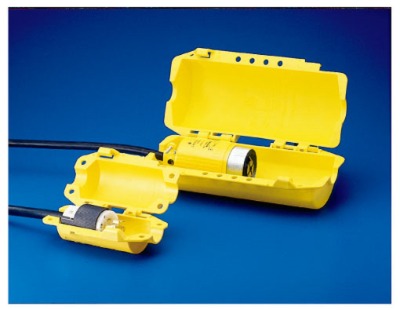 hubbell plugout